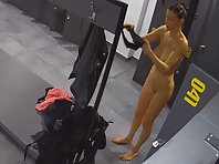 Hiddencam in the female locker room