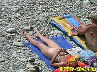 Nu419# Voyeur video from nude beach