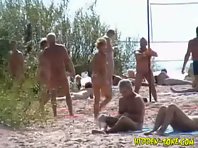 Nu461# Voyeur video from nude beach